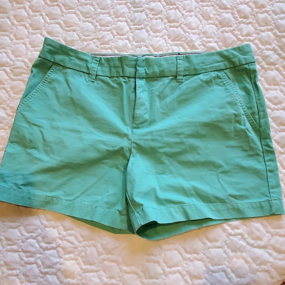 Tommy Hilfiger mint shorts. Size 10